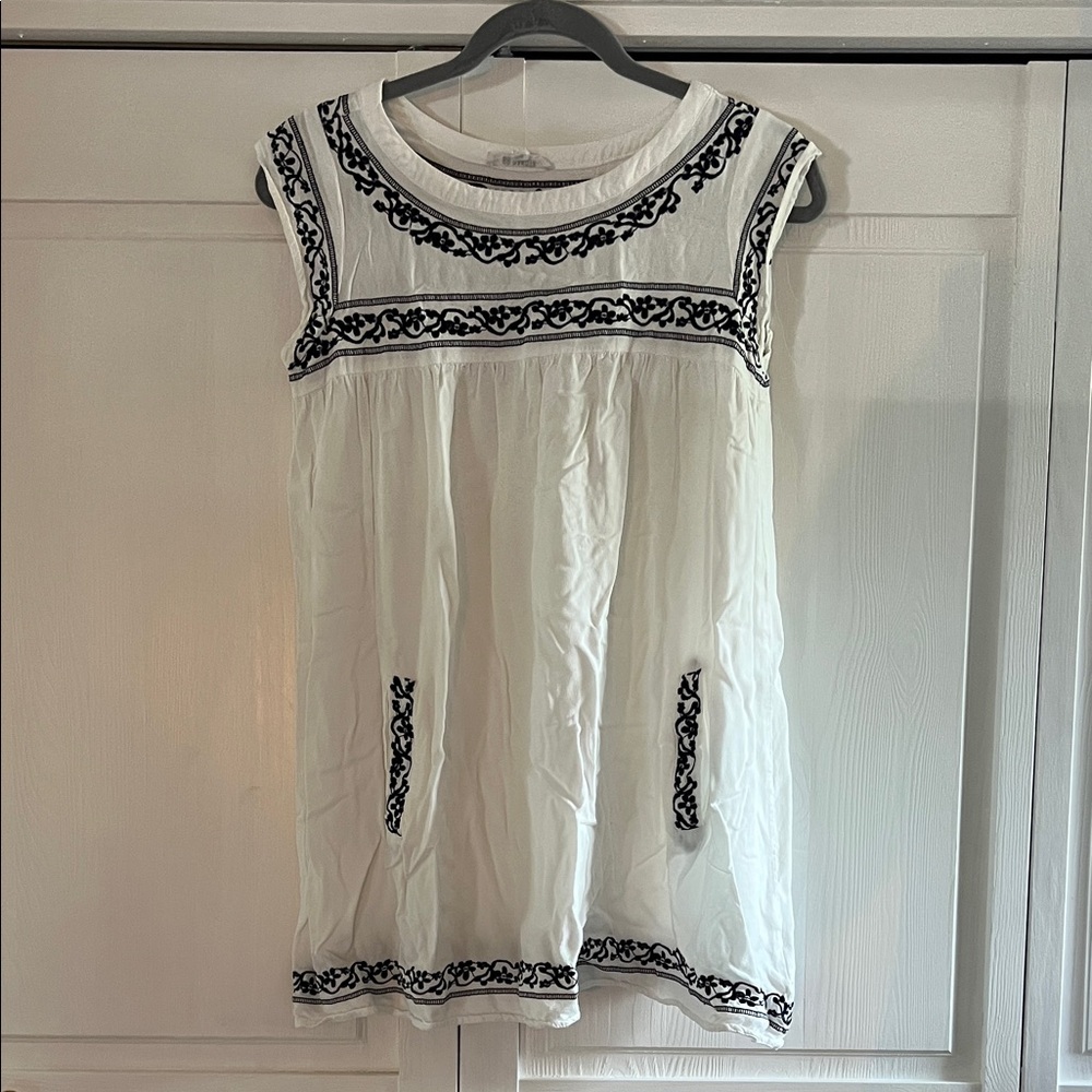 BB Dakota white with black floral embroidery detail cover up